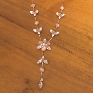 Pink and Silver Flower Necklace 🎉2 for $7🎉